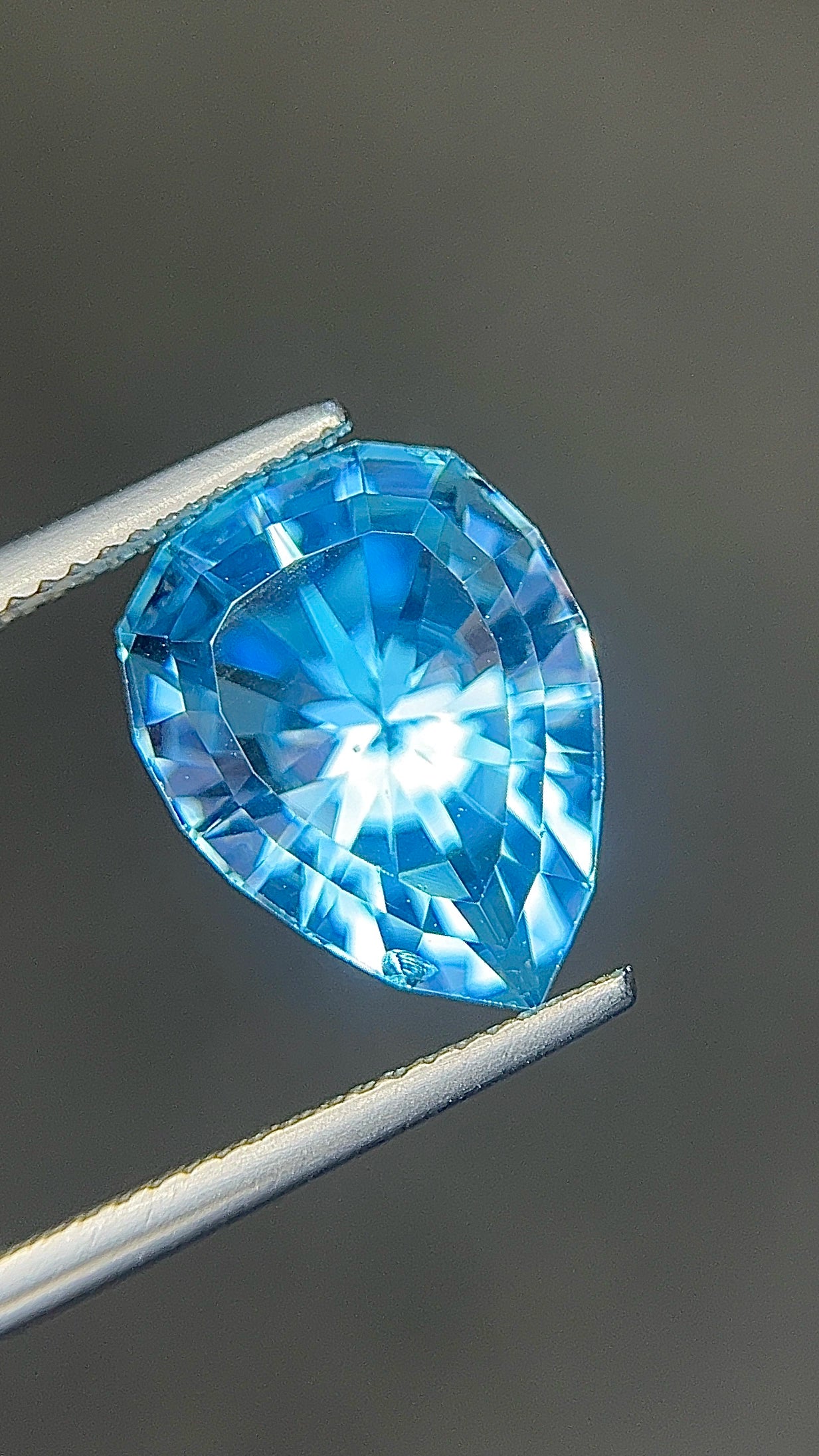 BLUE TOPAZ 11 Ct Perfect Drop Shape Beautiful Swiss Blue Topaz - Gemstone