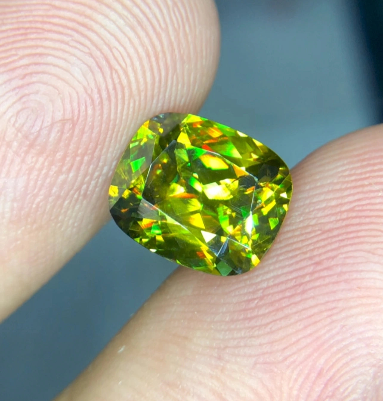 Dazzling 4.10 ct Vivid Green-Yellow Sphene- Exceptional Fire & Brilliance