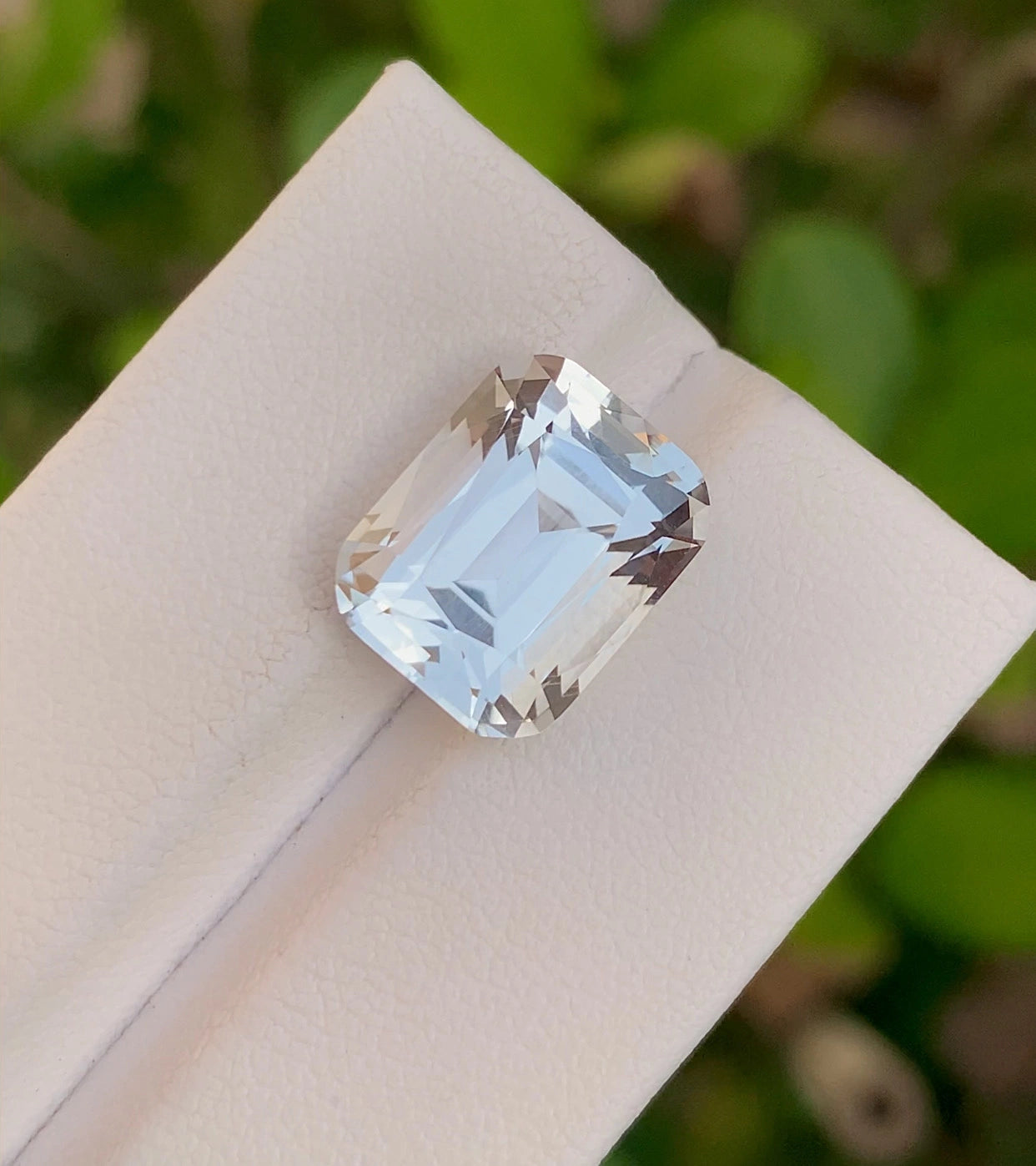 9.50 Crt Brilliant African Topaz - Cushion Cut, Untreated Gem - Gemstone