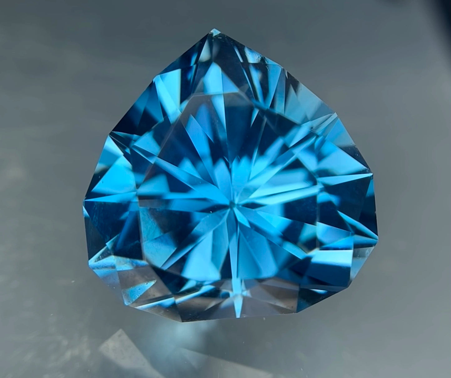 38.70 CRT Heart Shape London Blue Topaz - Gemstone