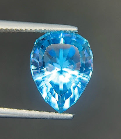 BLUE TOPAZ 11 Ct Perfect Drop Shape Beautiful Swiss Blue Topaz - Gemstone
