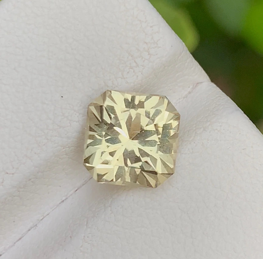 2.30 Ct Heliodor  Golden Yellow Beryl  Sparkling & Rare