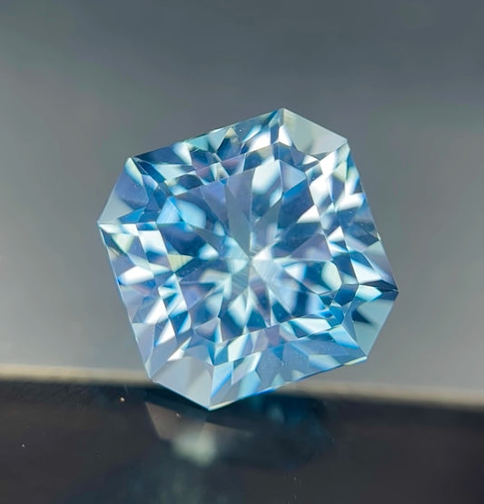 Swiss Blue Topaz 15.70Ct Precision Cut Sensational Swiss Blue Topaz - Gemstone