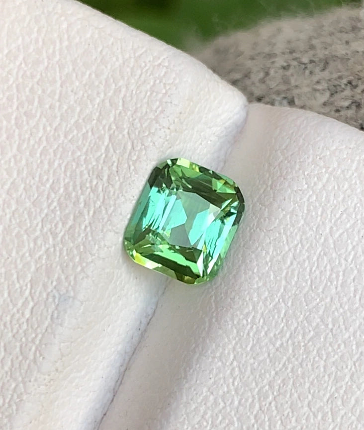Tourmaline 1.10 Ct Cushion Cut Green Tourmaline From Afghanistan - Gemstone