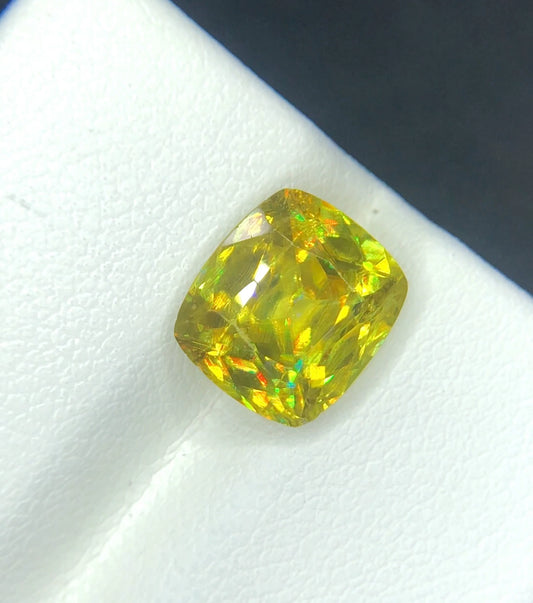 3CT Rare Yellow Sphene Titanite High-Dispersion Gem for Collector & Jeweler