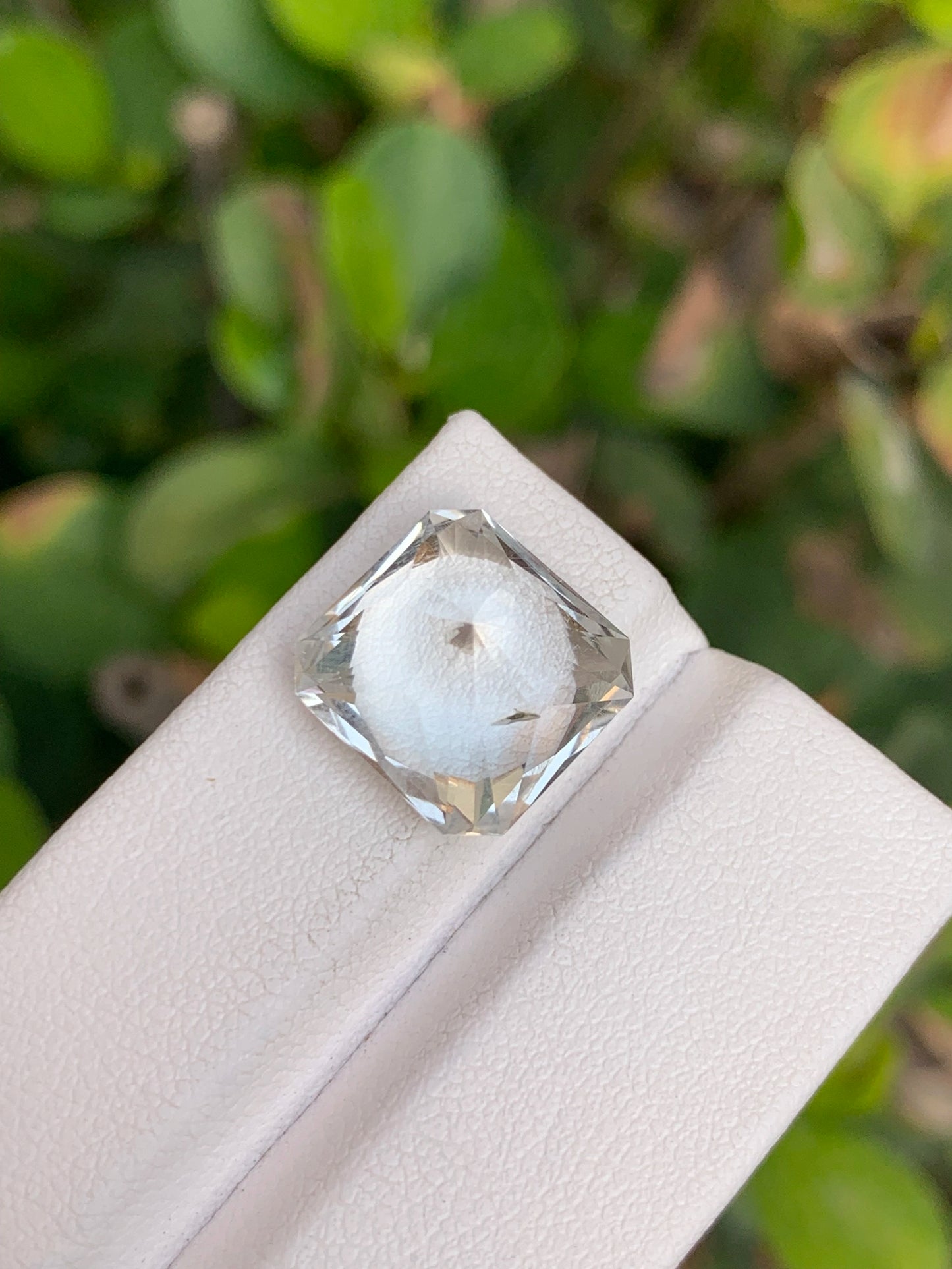 12.60 Crt Brilliant African white Topaz , Fancy Cut, Untreated Gem - Gemstone