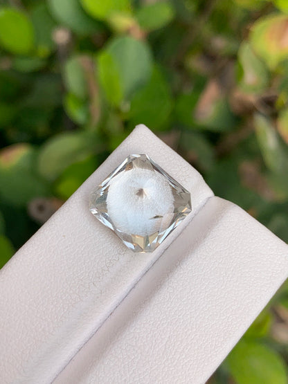 12.60 Crt Brilliant African white Topaz , Fancy Cut, Untreated Gem - Gemstone