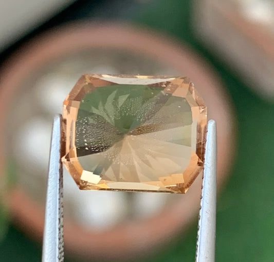 Golden Topaz 8.65 Crt Precision Cut Sensational Sparkly Topaz PAK - Gemstone