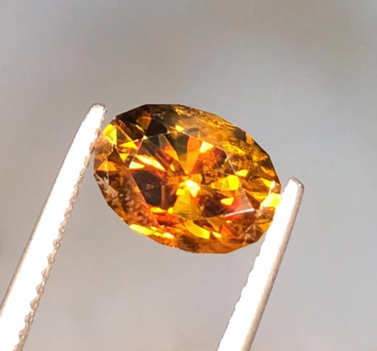 Sphene 3.20 Ct Perfect Cut  Fire Sparkly Golden Sphene Pakistan