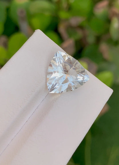 9 Crt Brilliant African Topaz , Fancy Triangle Cut, Untreated Gem - Gemstone