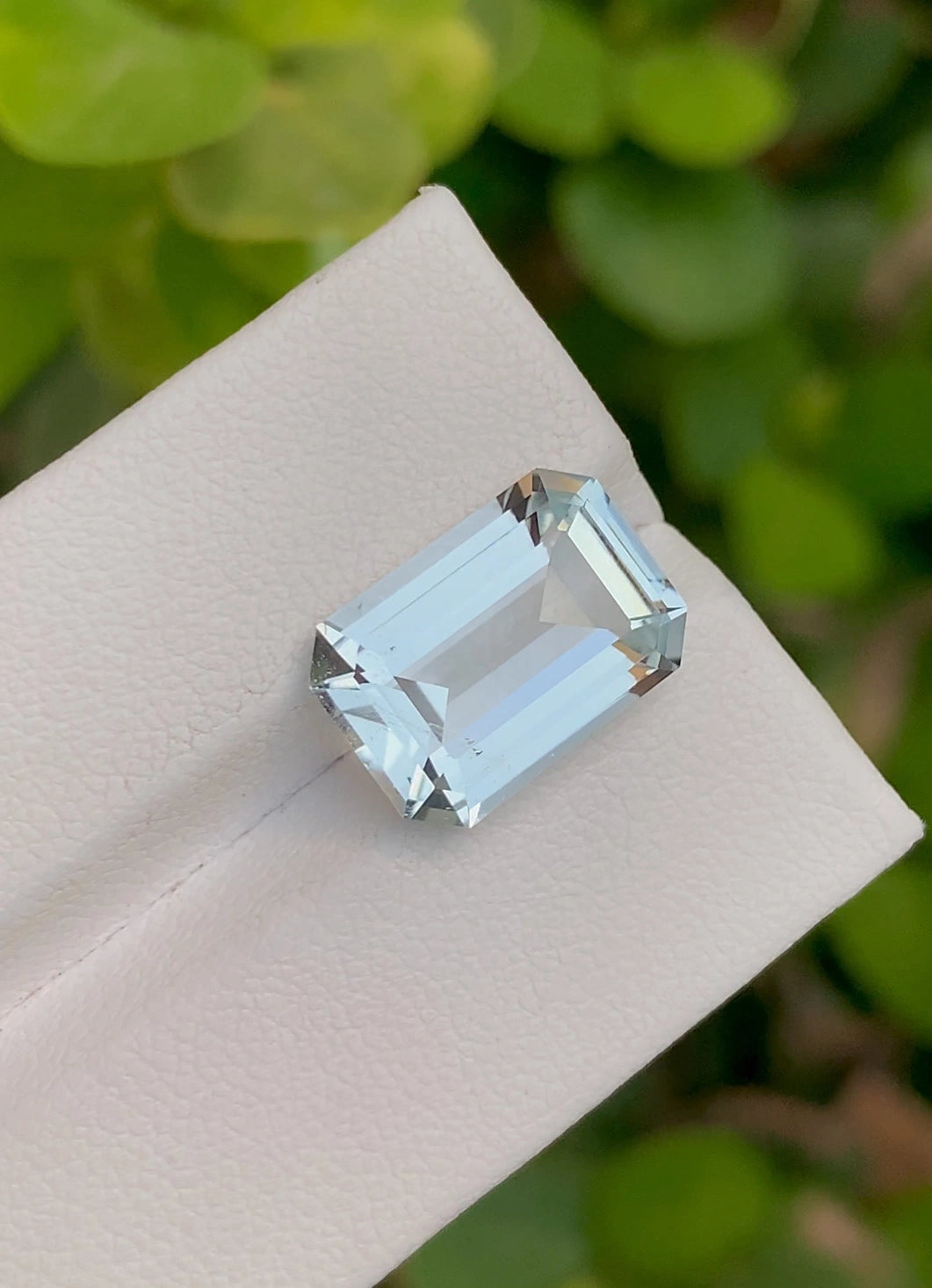7.60 Crt African White Topaz Emerald Cut, Vibrant & Bright - Gemstone