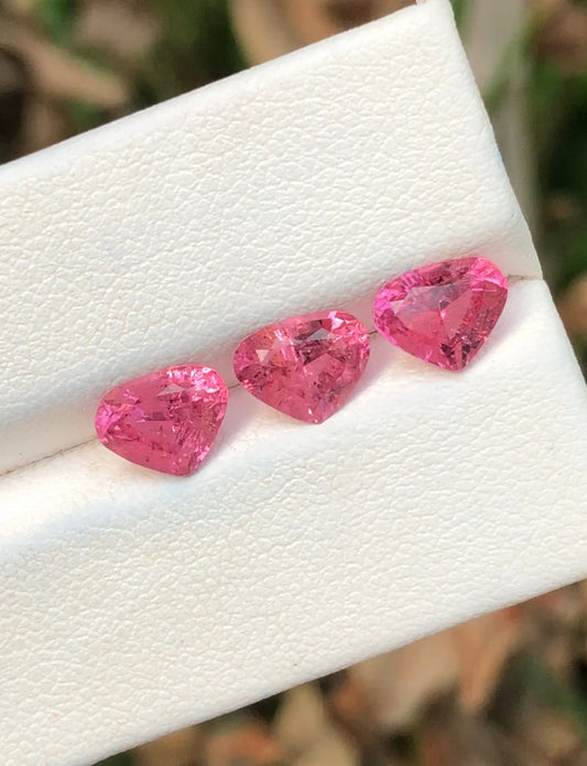 3.25 Carat Heart Shaped Rubellite Tourmaline Lot - Vivid Pink, Untreated - Gemstone