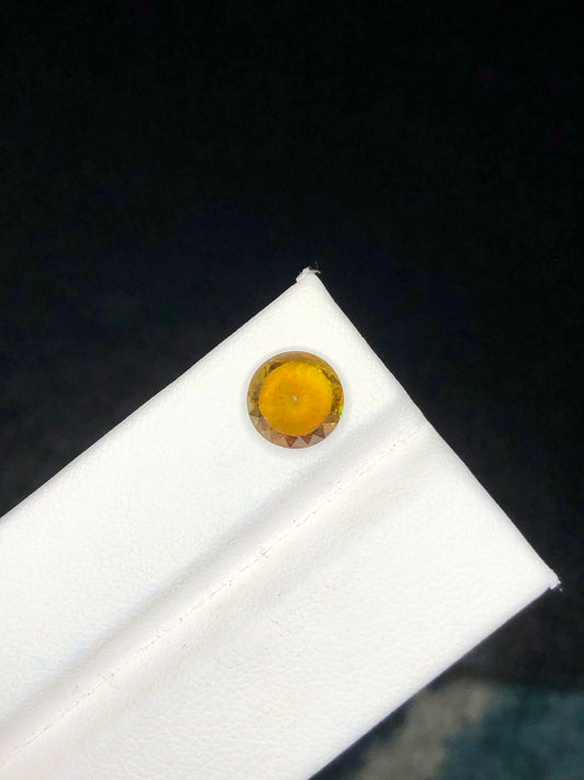 Yellow Sphene 2.30 Ct Round Shape  Fire Flashes yellow Sphene
