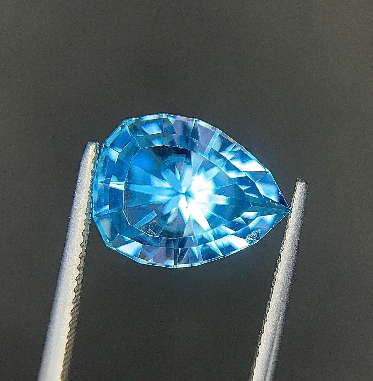 BLUE TOPAZ 11 Ct Perfect Drop Shape Beautiful Swiss Blue Topaz - Gemstone