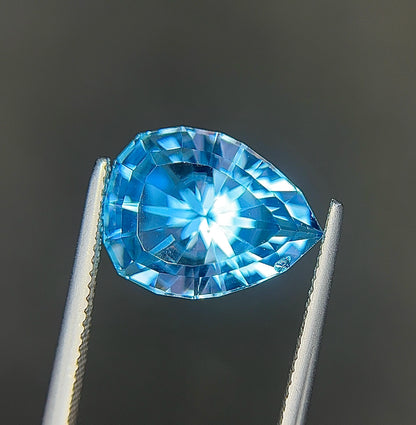 BLUE TOPAZ 11 Ct Perfect Drop Shape Beautiful Swiss Blue Topaz - Gemstone