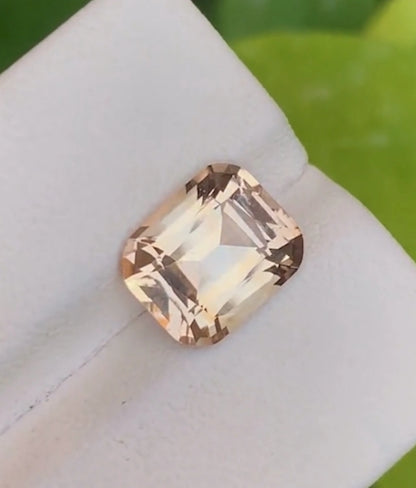 Topaz 3.90 Ct Perfect Cut Stunning Topaz from Pakistan - Gemstone