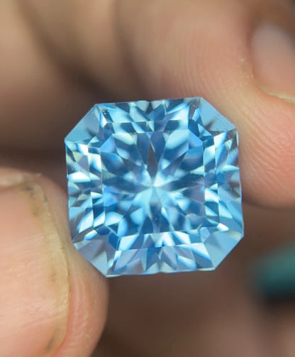 Swiss Blue Topaz 15.70Ct Precision Cut Sensational Swiss Blue Topaz - Gemstone