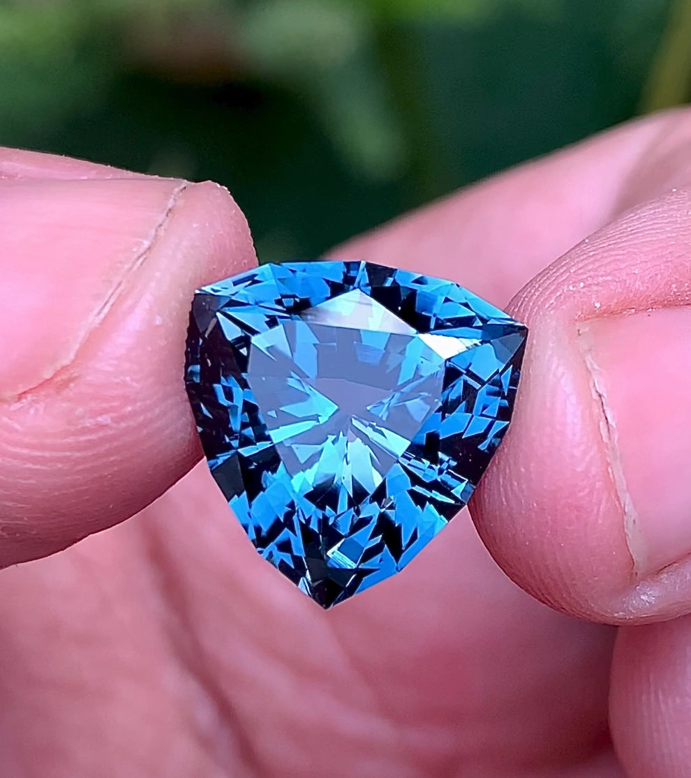 London Blue Topaz 12.80 Ct Special Triangle Cut London Blue Topaz - Gemstone
