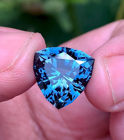 London Blue Topaz 12.80 Ct Special Triangle Cut London Blue Topaz - Gemstone