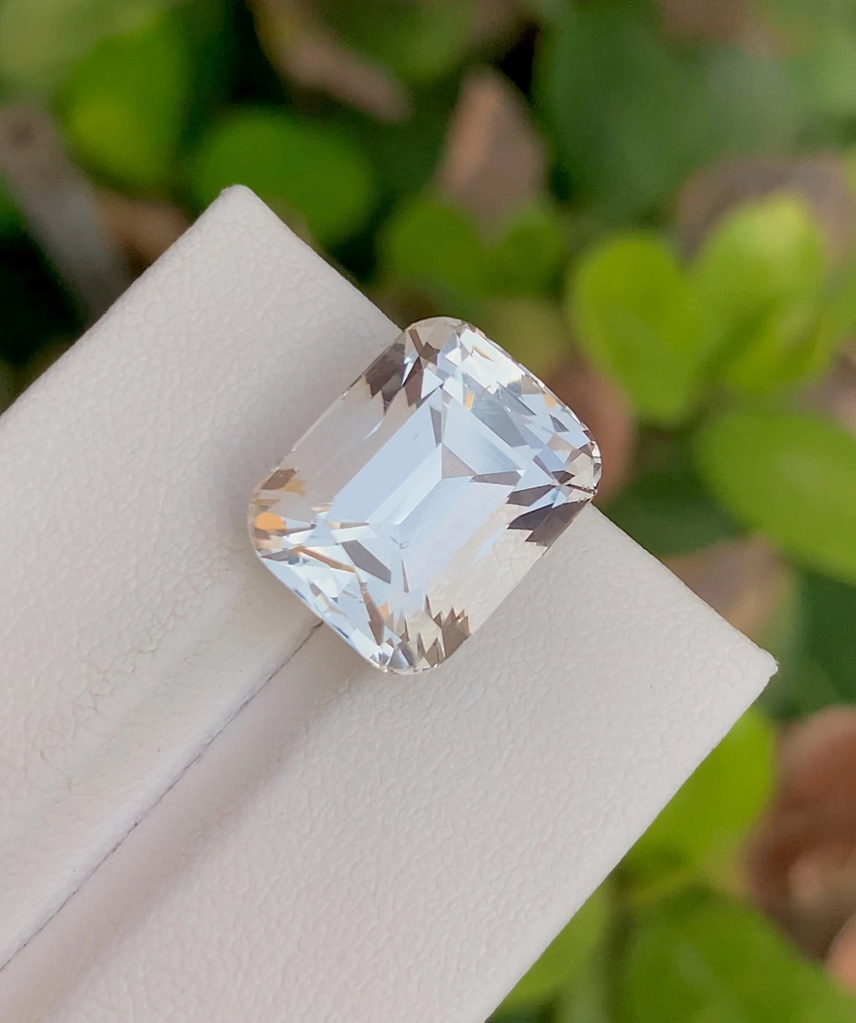 13.50 Crt African white Topaz Cushion Cut, Vibrant & Bright - Gemstone