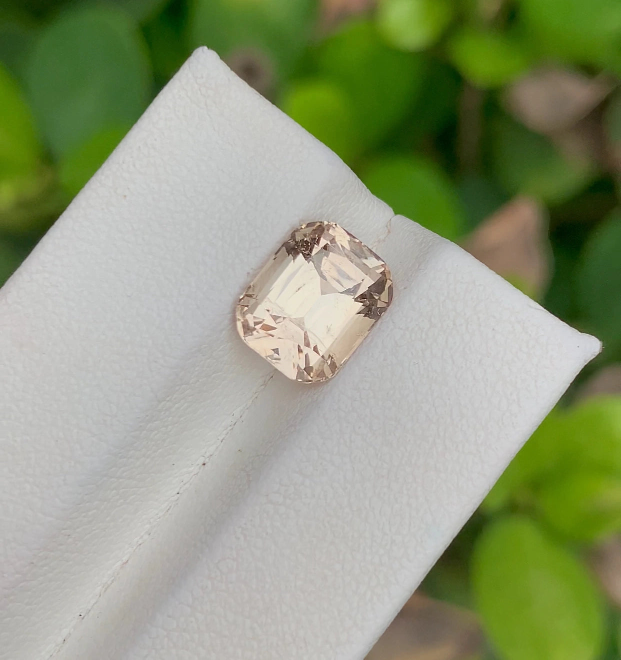 Skardu Topaz 4.60 Ct Perfect Faceted Cut Exceptional Skardu Topaz - Gemstone