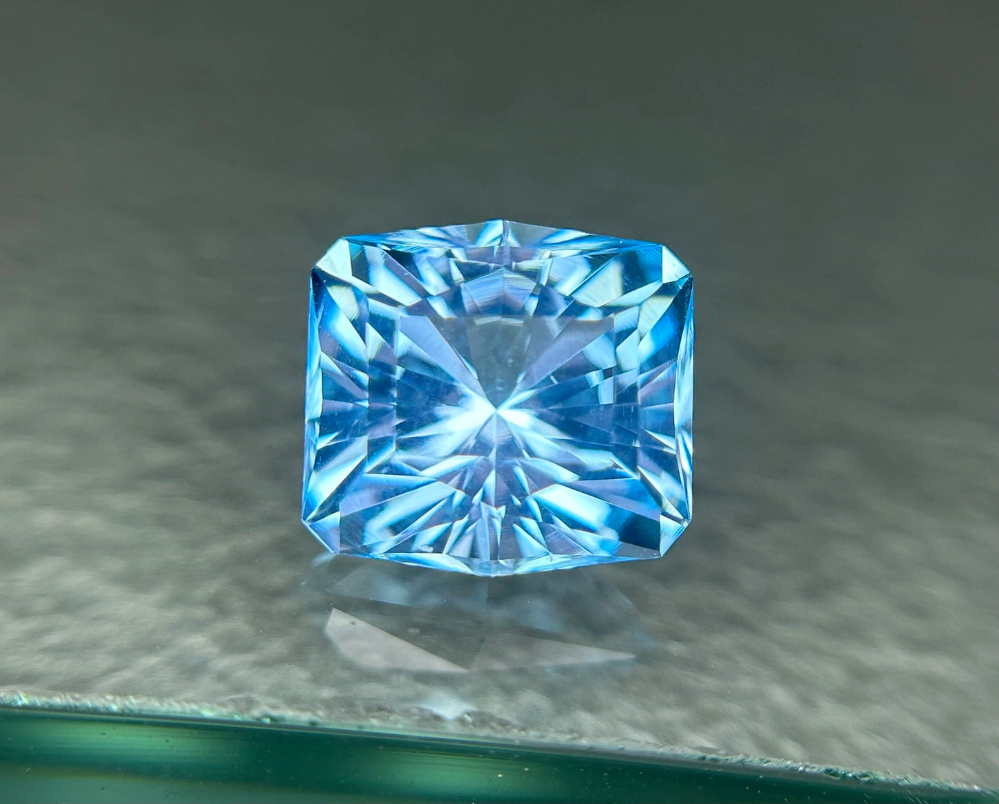 Swiss Blue Topaz 8.10 Ct Precision Cut Beautiful Swiss Blue Topaz - Gemstone