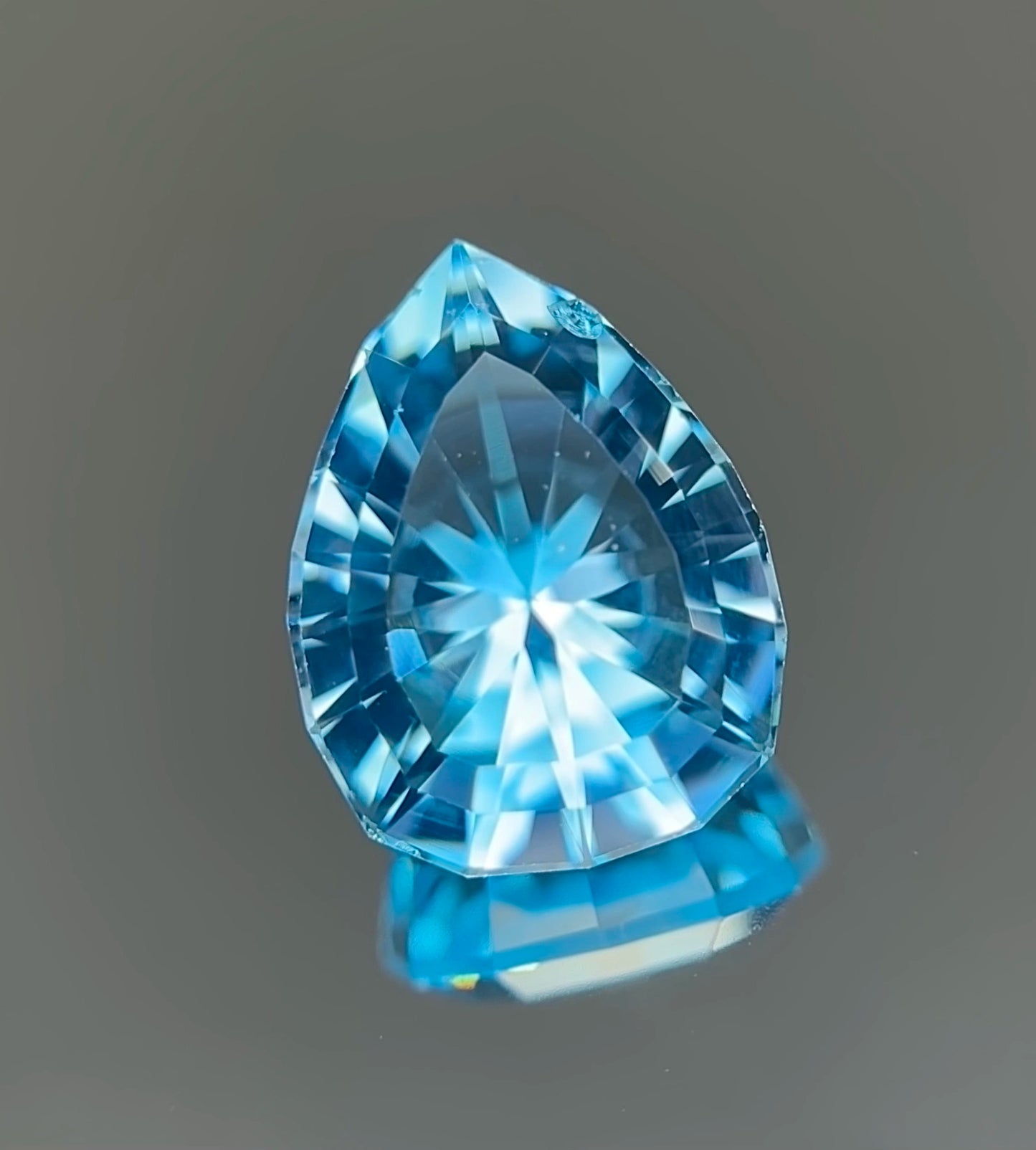 BLUE TOPAZ 11 Ct Perfect Drop Shape Beautiful Swiss Blue Topaz - Gemstone