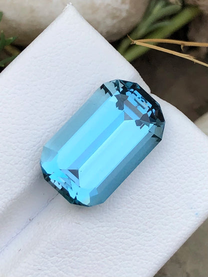 BLUE TOPAZ 14 Ct Beautiful Cut Sensational Top Colour Topaz - Gemstone