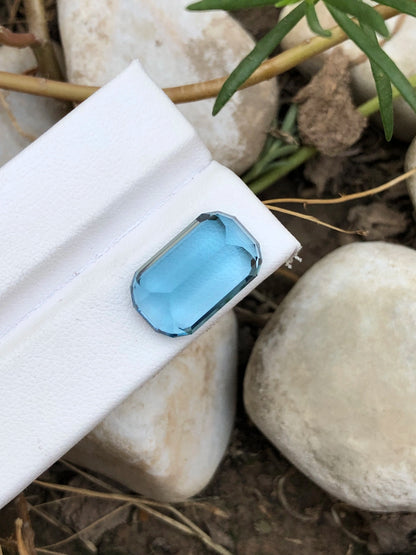 BLUE TOPAZ 14 Ct Beautiful Cut Sensational Top Colour Topaz - Gemstone