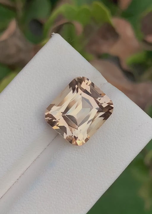 Skardu Topaz 12 Ct Perfect Faceted Cut Topaz From Pakistan - Gemstone