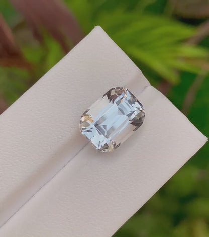 8.80 Crt African white Topaz Cushion Cut, Vibrant & Bright - Gemstone