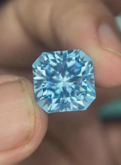 Swiss Blue Topaz 15.70Ct Precision Cut Sensational Swiss Blue Topaz - Gemstone