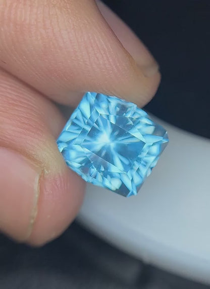 Swiss Blue Topaz 8.60 Ct Precision Cut Beautiful Swiss Blue Topaz - Gemstone