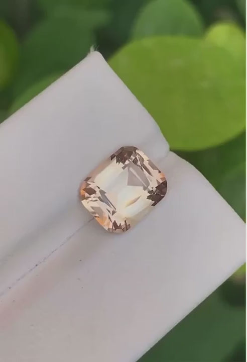 Topaz 3.90 Ct Perfect Cut Stunning Topaz from Pakistan - Gemstone