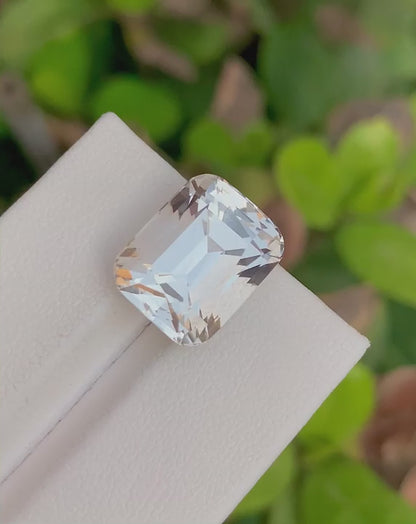 13.50 Crt African white Topaz Cushion Cut, Vibrant & Bright - Gemstone