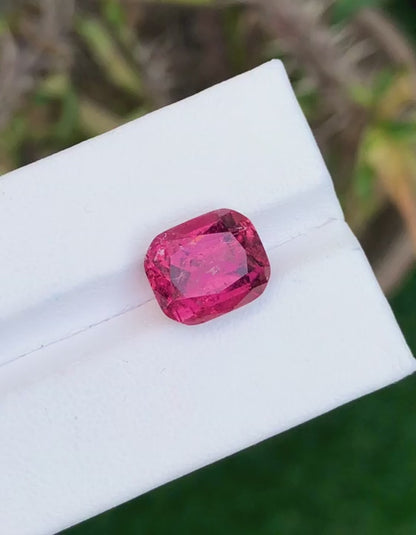Reddish Pink Tourmaline 6 Crt Perfect Cut Reddish Pink Tourmaline - Gemstone